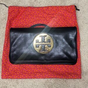 Tory Burch Leather Reva Clutch in Black